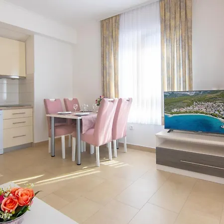 Palace Apartament Promajna