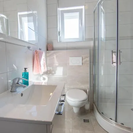 Apartament Palace Promajna
