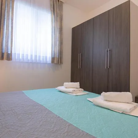Apartament Palace Promajna